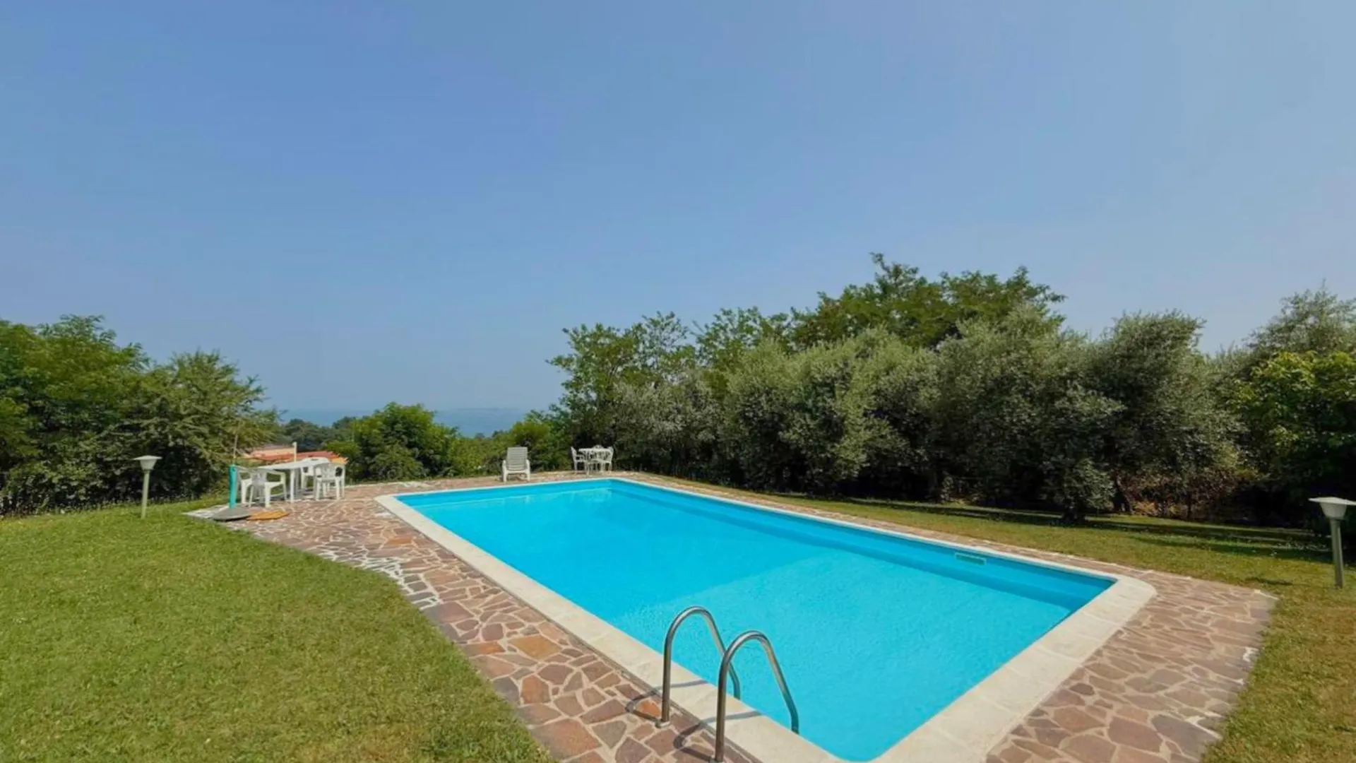 Villa Maria Teresa Monte